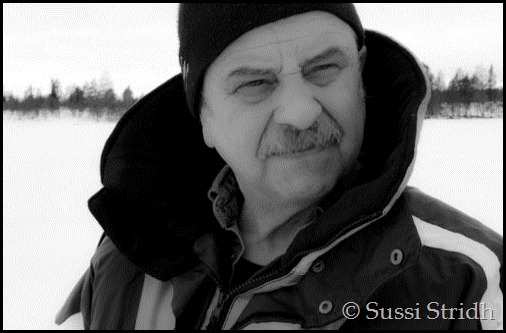 009 svart vit